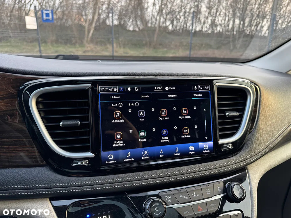 Chrysler Pacifica - 29