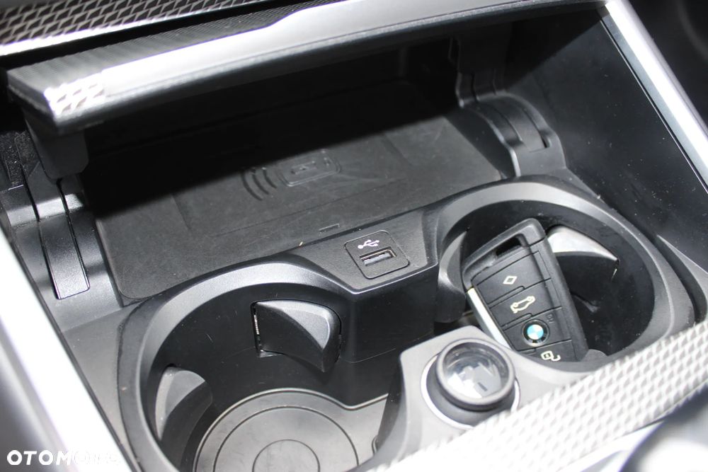 BMW Seria 3 320d xDrive M Sport sport - 22