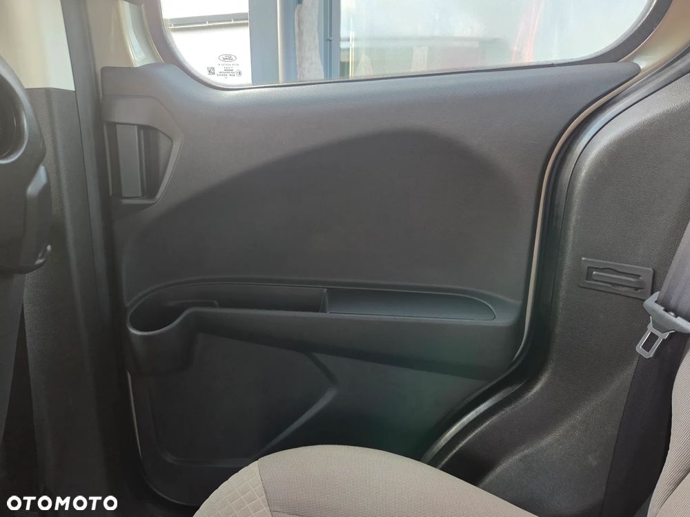 Ford Tourneo Courier ver-1-5-tdci-trend - 10