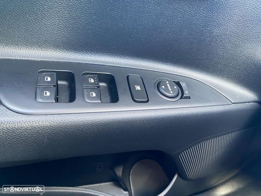 Kia Stonic 1.2 by FILA - 6