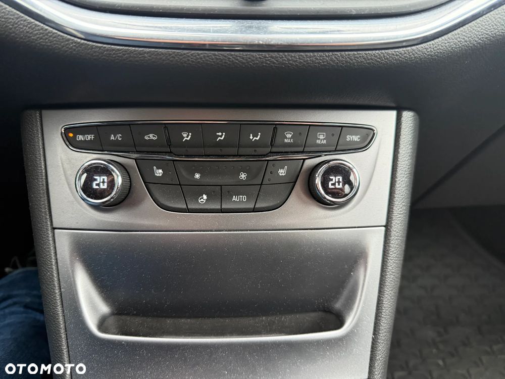 Opel Astra 1.4 Turbo Innovation - 27