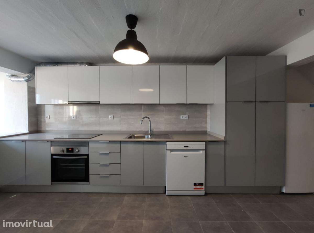 Quarto - localizado em Oeiras Lisbon - Grande imagem: 4/7