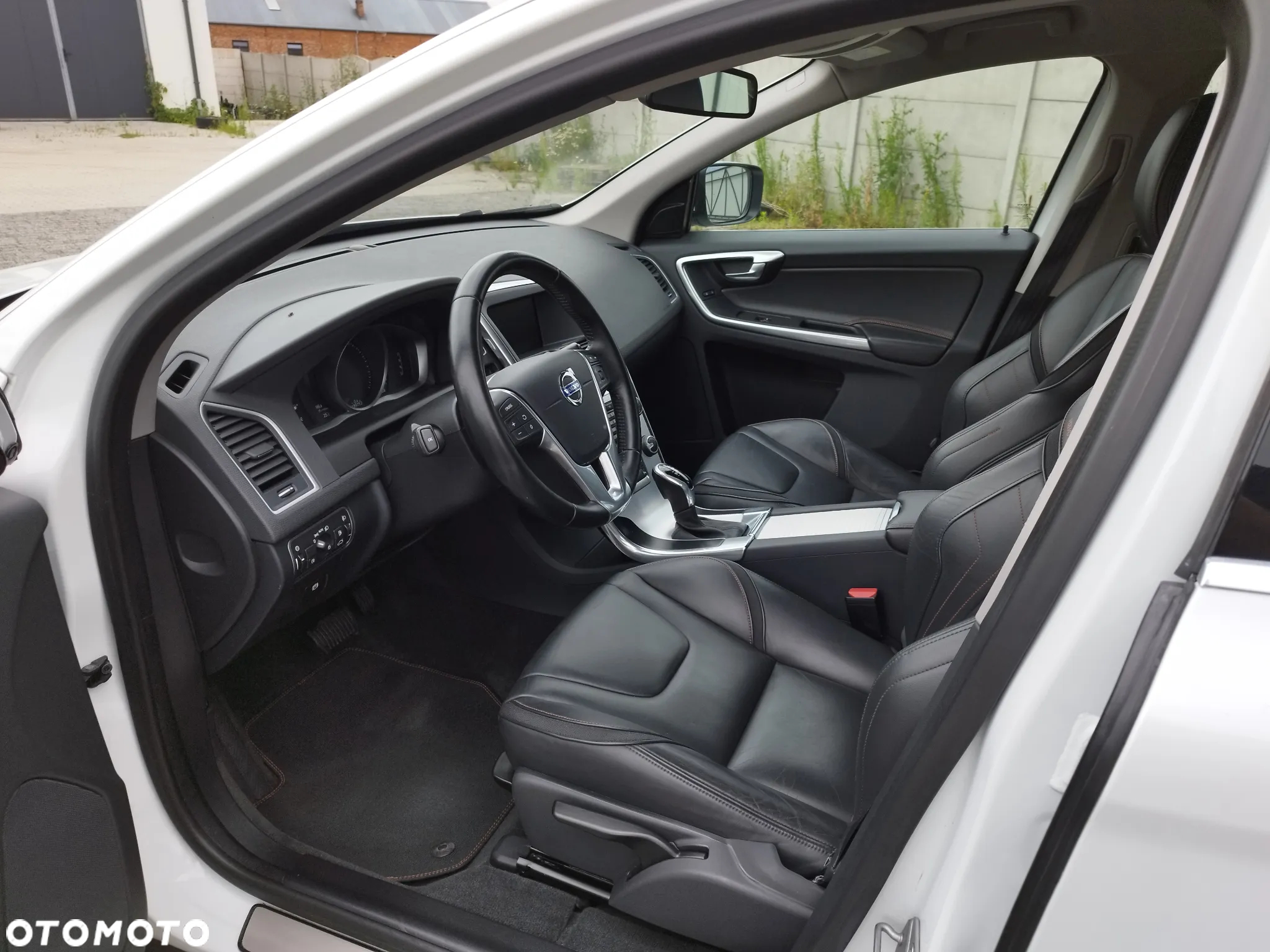 Volvo XC 60 D3 Drive-E Ocean Race - 14