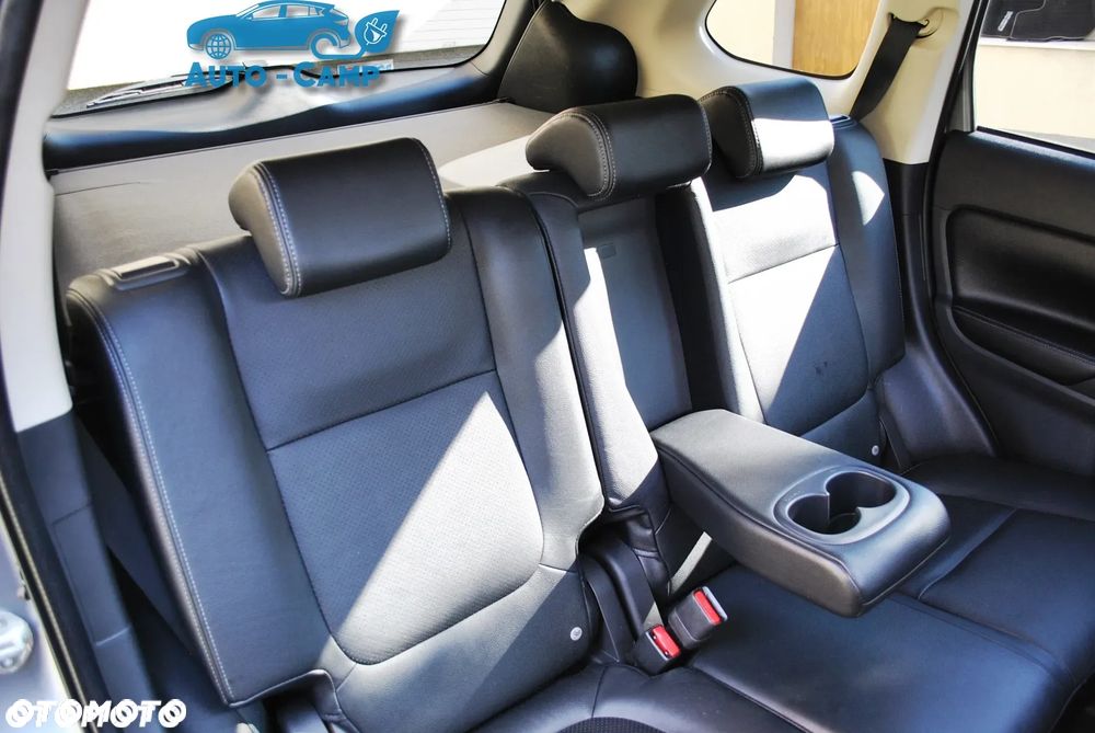 Mitsubishi Outlander Instyle NAVI + - 19
