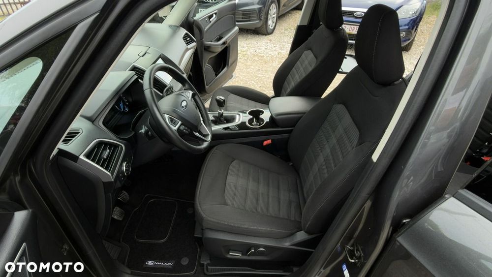 Ford Galaxy - 10