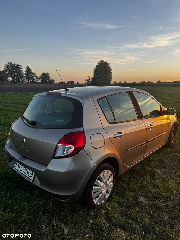 Renault Clio 1.2 16V Alize - 4