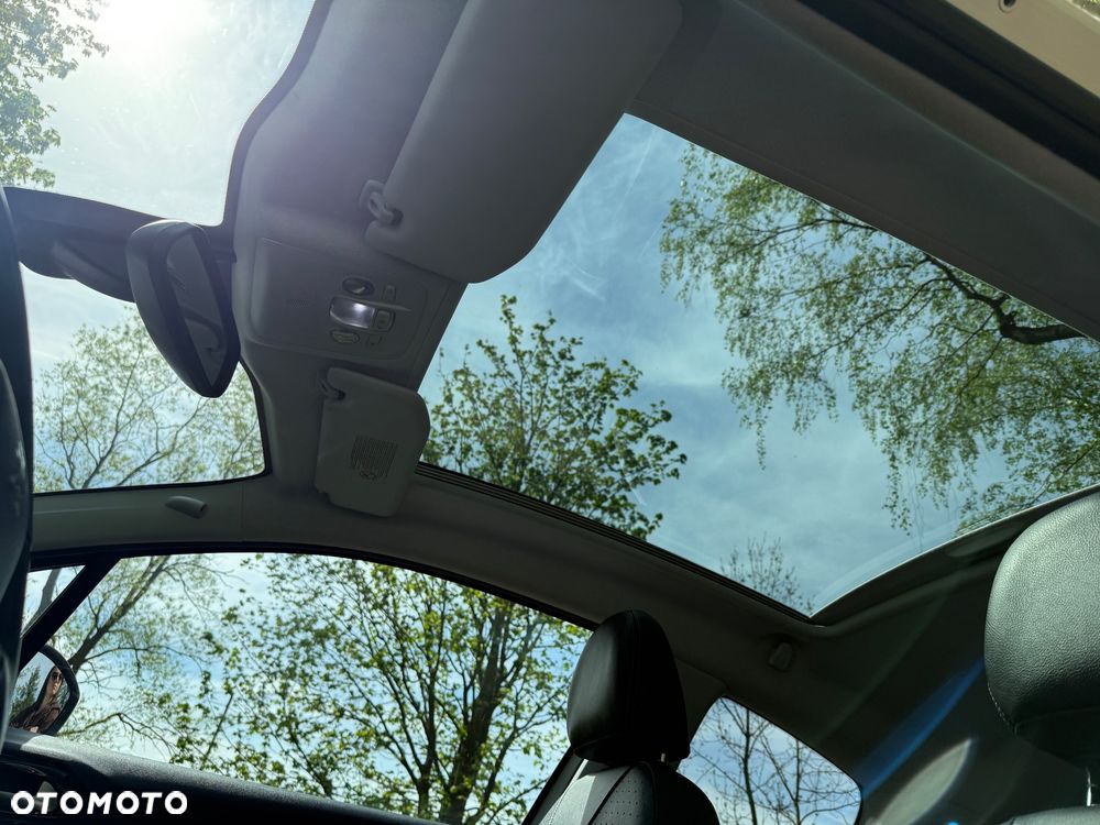 Peugeot 208 - 18