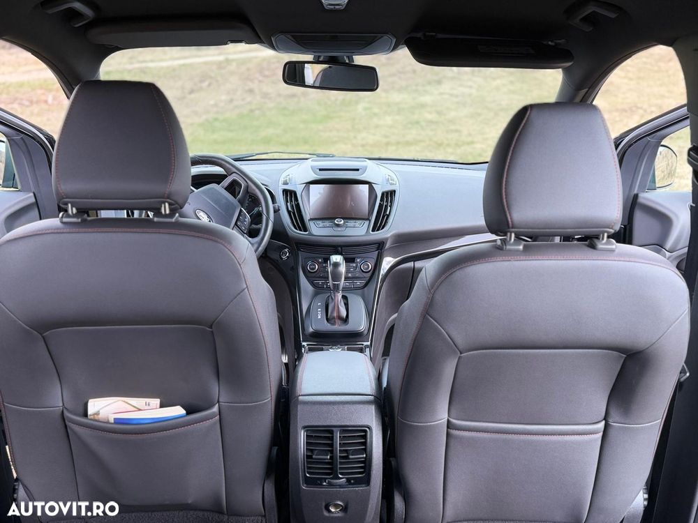 Ford Kuga 2.0 TDCi 4x4 Aut. ST-Line - 12