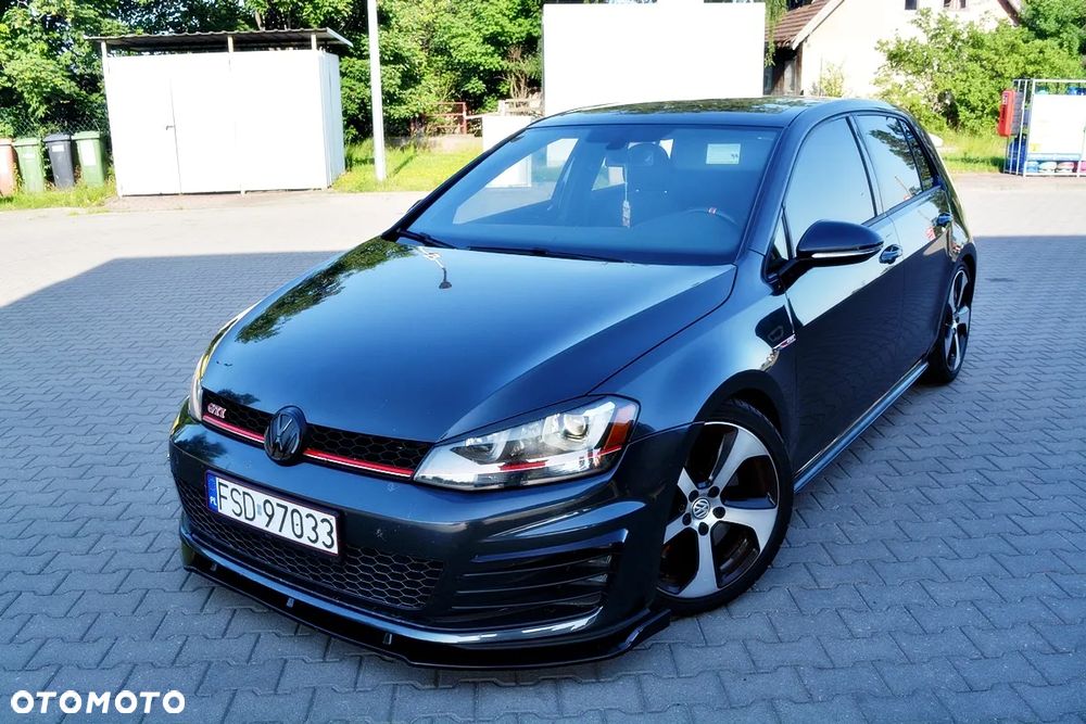 Volkswagen Golf GTI (BlueMotion Technology) Performance - 2