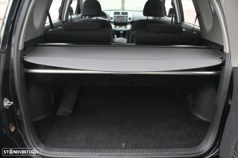 Toyota RAV4 2.2 D-4D Cross Sport NAVI - 40