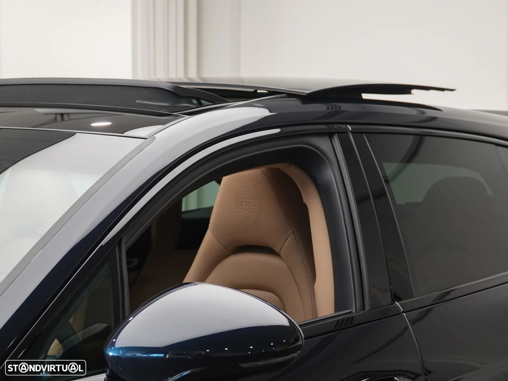 Porsche Panamera Sport Turismo 4 E-Hybrid Platinum Edition - 4