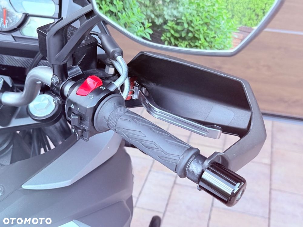 Suzuki V-STROM - 12