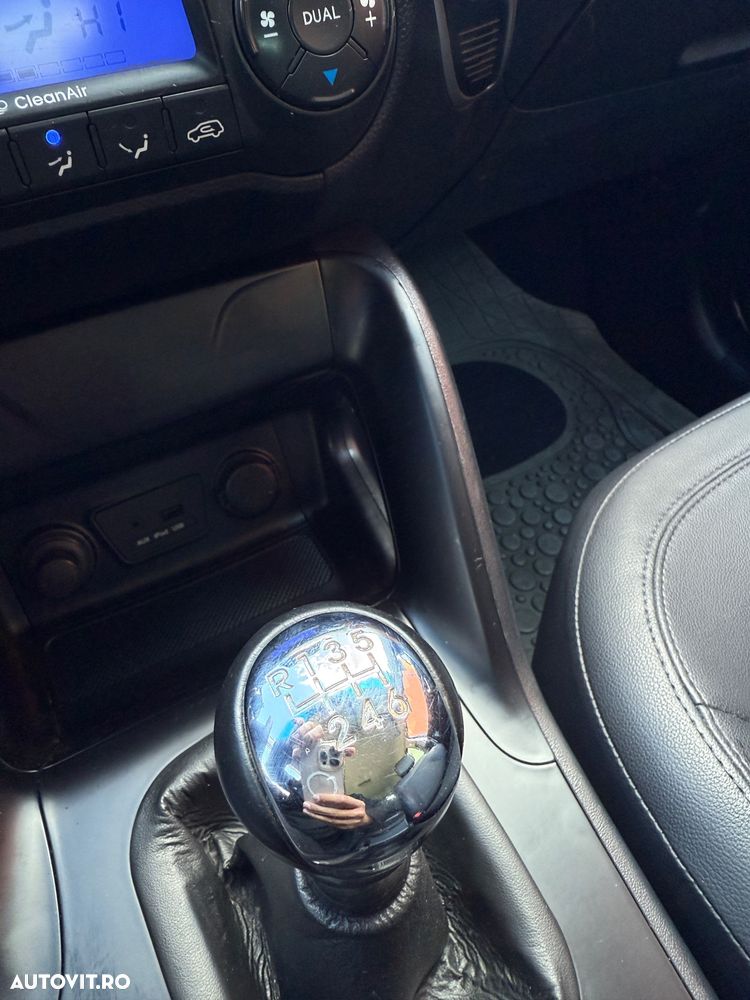 Hyundai ix35 2.0 CRDI 4WD Premium - 14