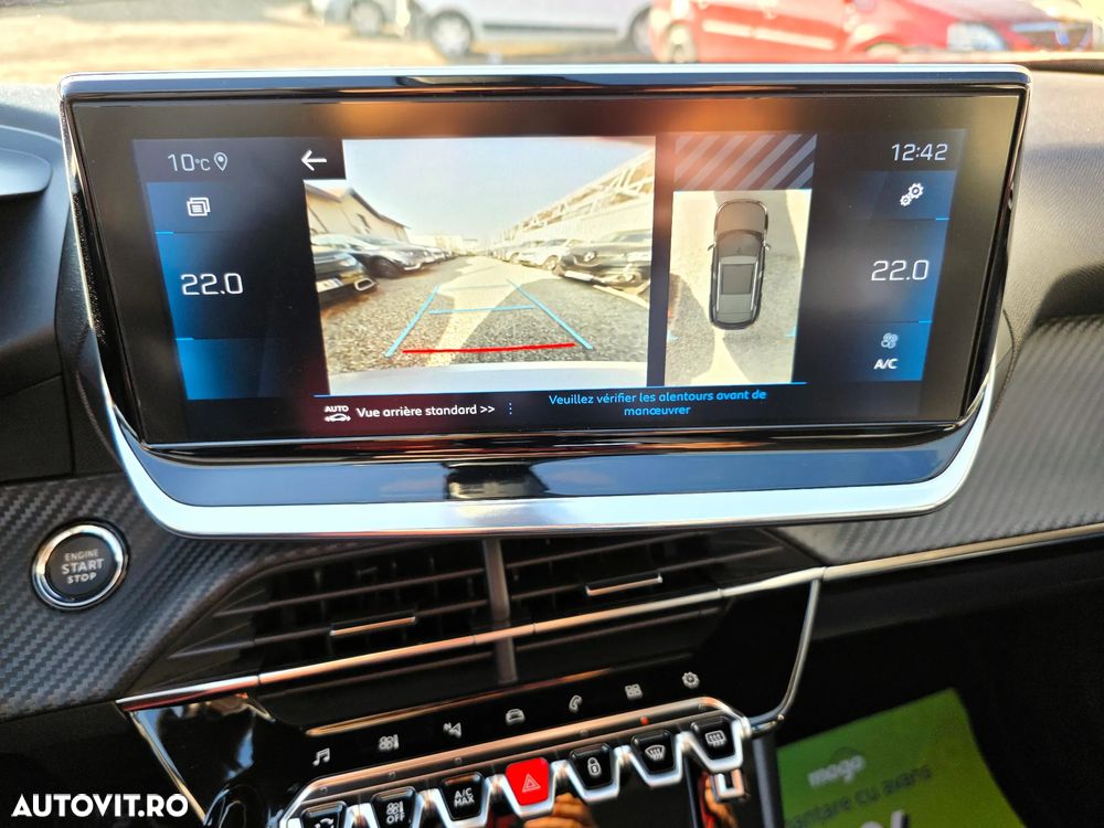 Peugeot 2008 PureTech 130 EAT8 GT Pack - 28