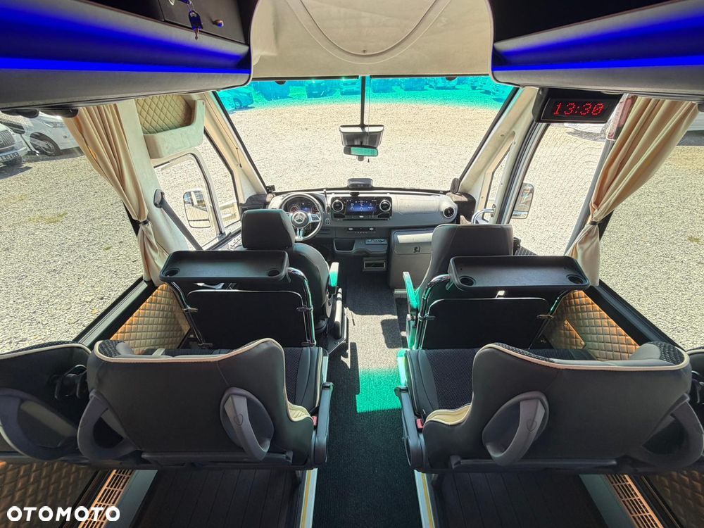 Mercedes-Benz Sprinter 519 - 32