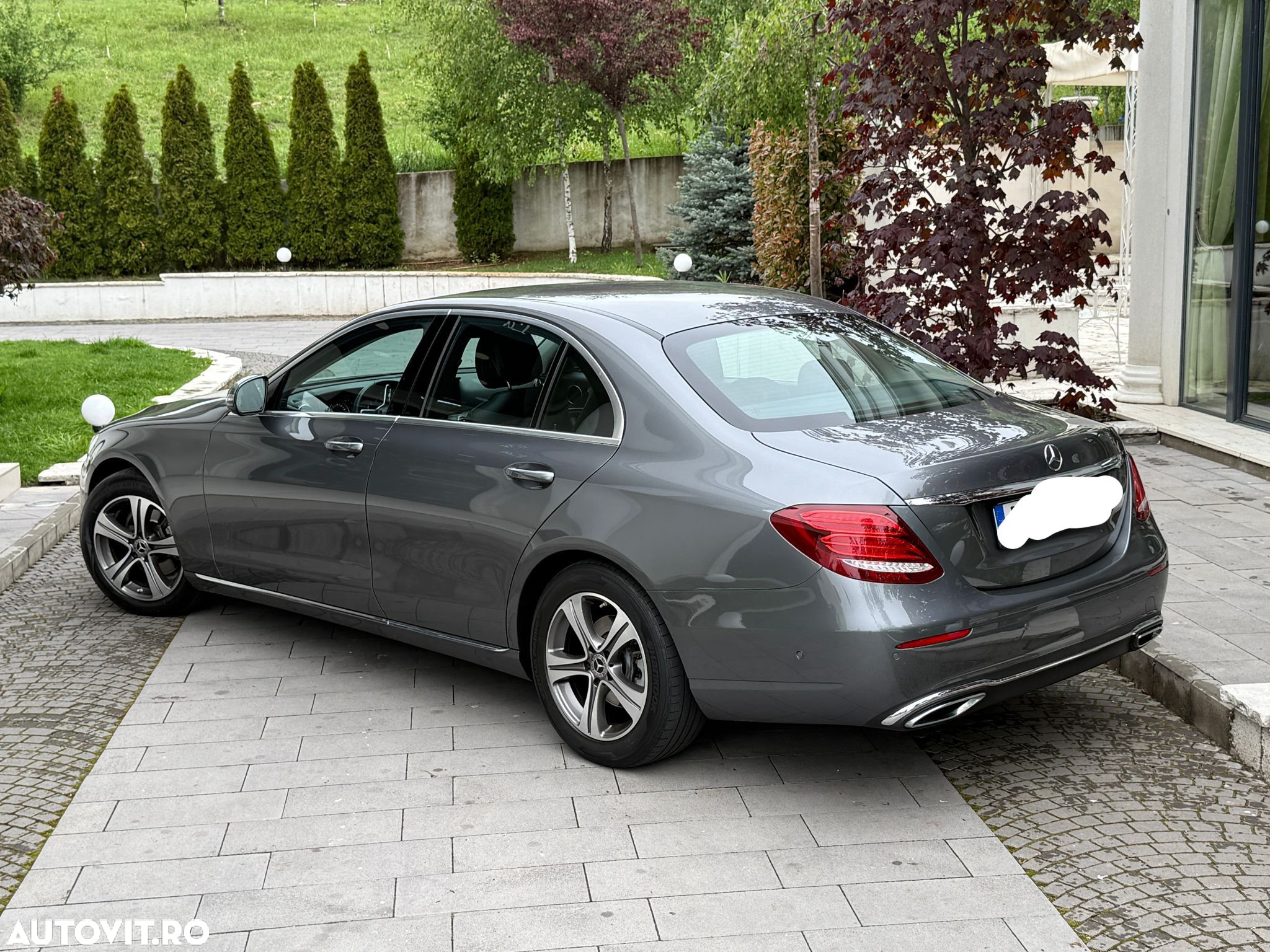 Mercedes-Benz E 200 d T 9G-TRONIC Avantgarde - 4