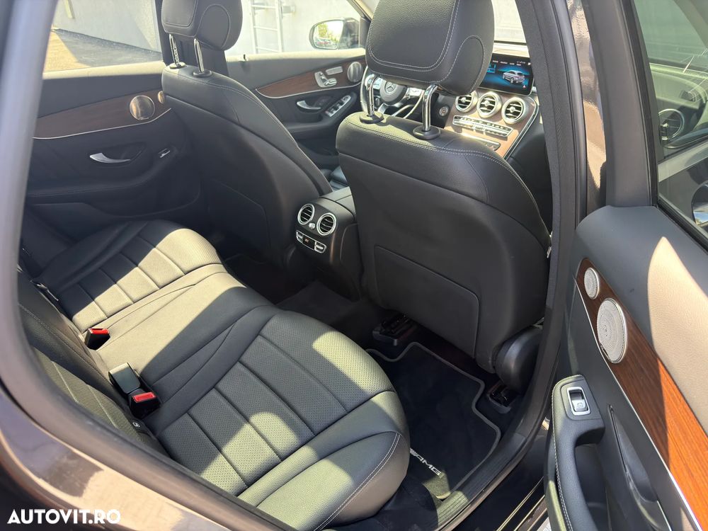 Mercedes-Benz GLC 300 e 4MATIC - 34