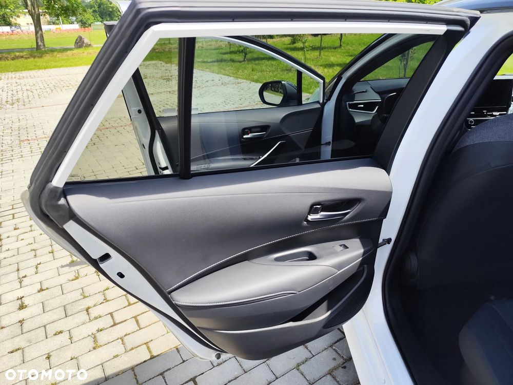 Toyota Corolla 1.8 Hybrid GPF Comfort - 13