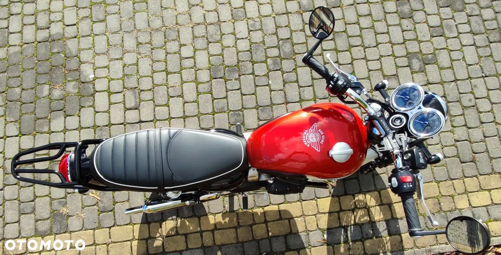 Triumph Bonneville - 2