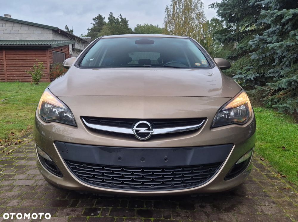 Opel Astra 1.4 Turbo Design Edition - 4