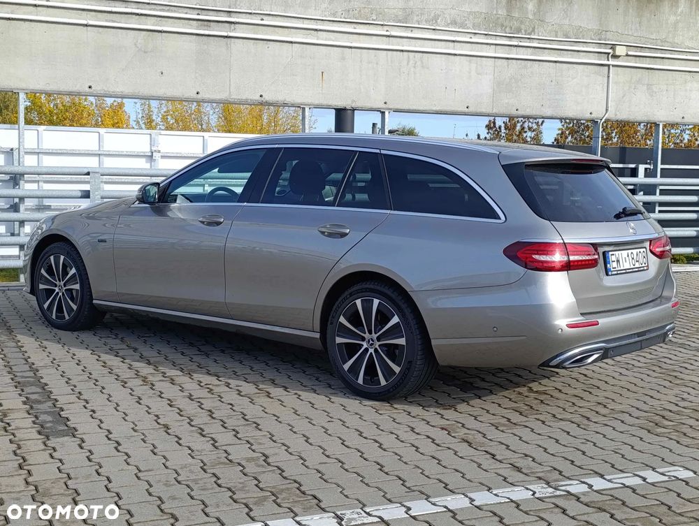 Mercedes-Benz Klasa E 300 de 4Matic T 9G-TRONIC - 17