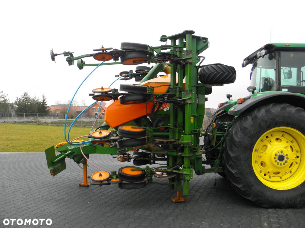 Używany Amazone EDX 6000-2C Xpress 8 rzedowy, Nie Malowany, Stan