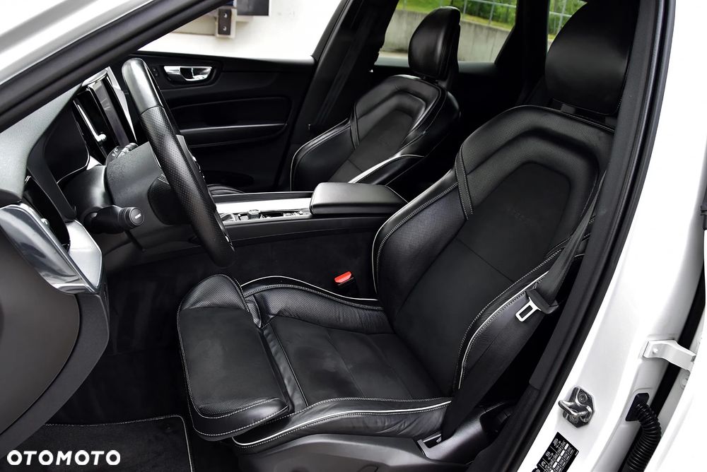 Volvo XC 60 D4 R-Design - 19