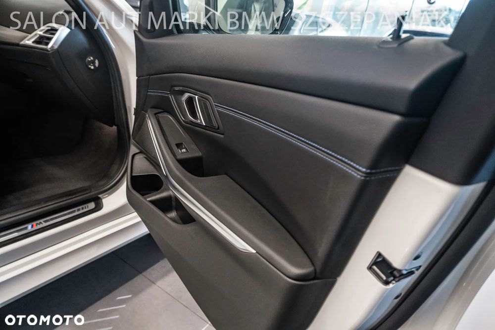 BMW Seria 3 320d xDrive M Sport - 33
