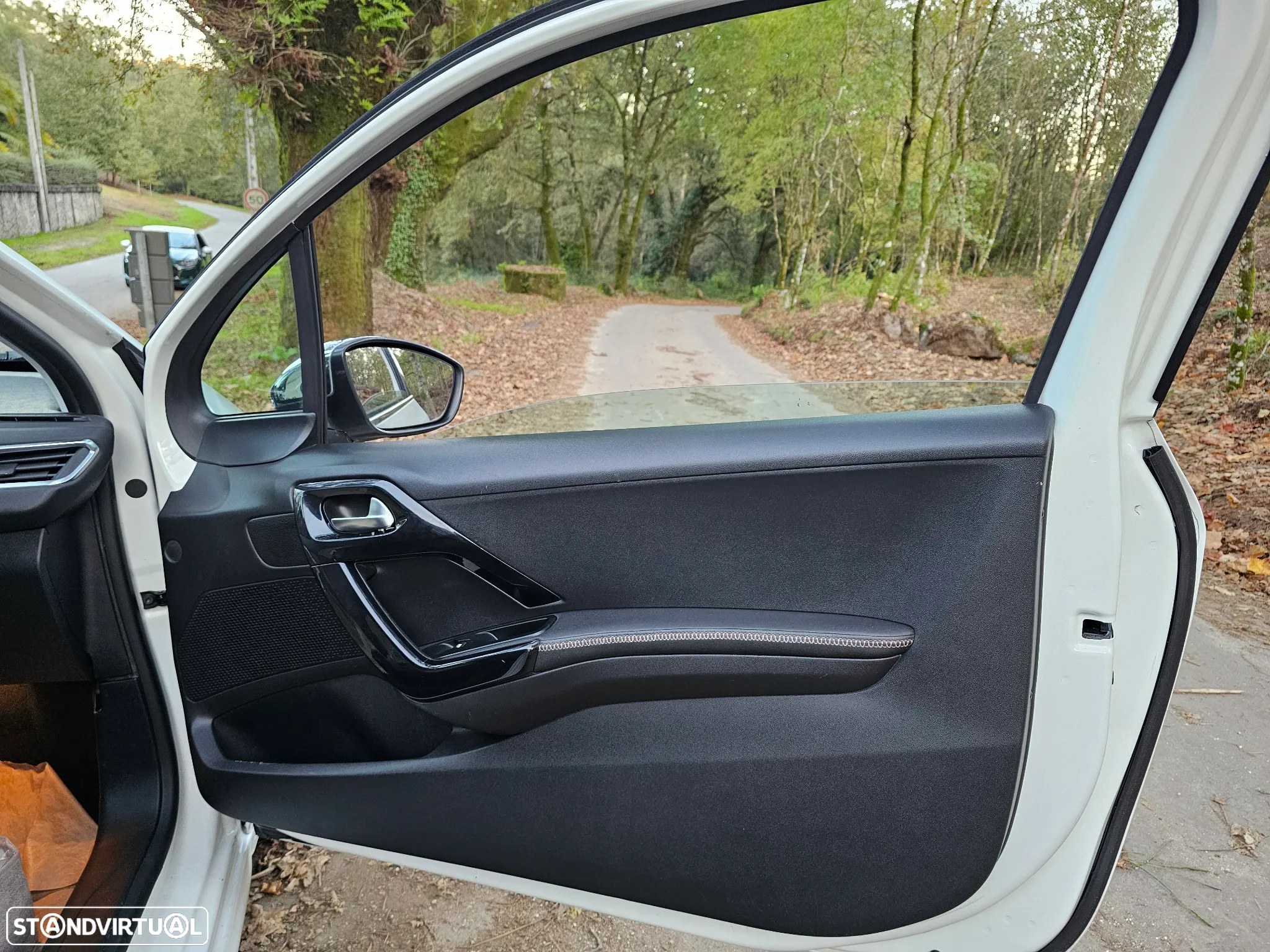Peugeot 208 1.6 e-HDi Allure - 15