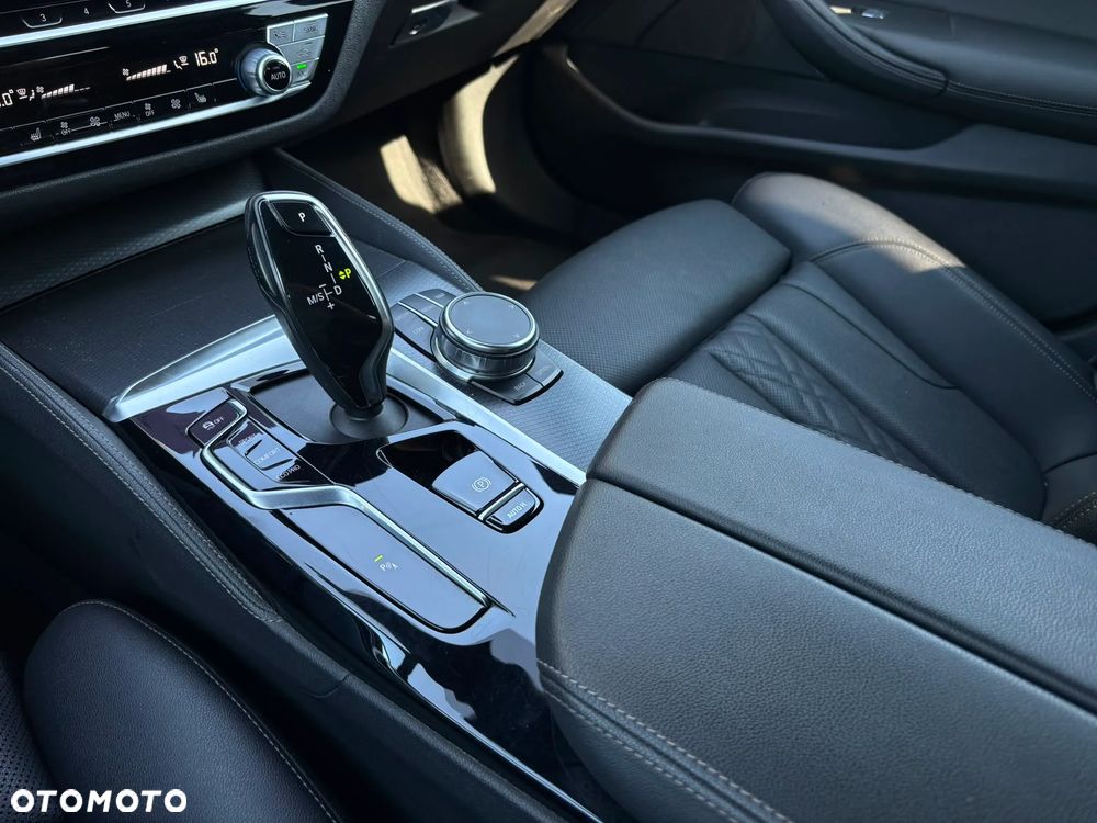 BMW Seria 5 520d xDrive mHEV M Sport sport - 21