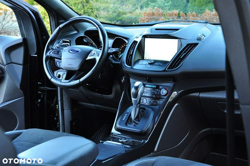 Ford Kuga 2.0 TDCi 4x4 ST-Line - 40