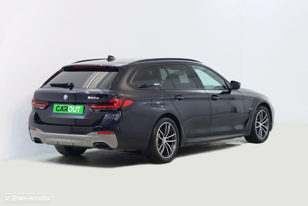 BMW 530 e Pack Desportivo M - 2