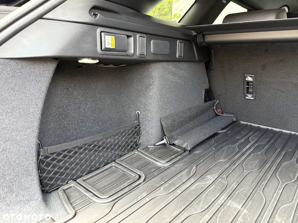 Land Rover Range Rover Velar D200 Dynamic SE - 16