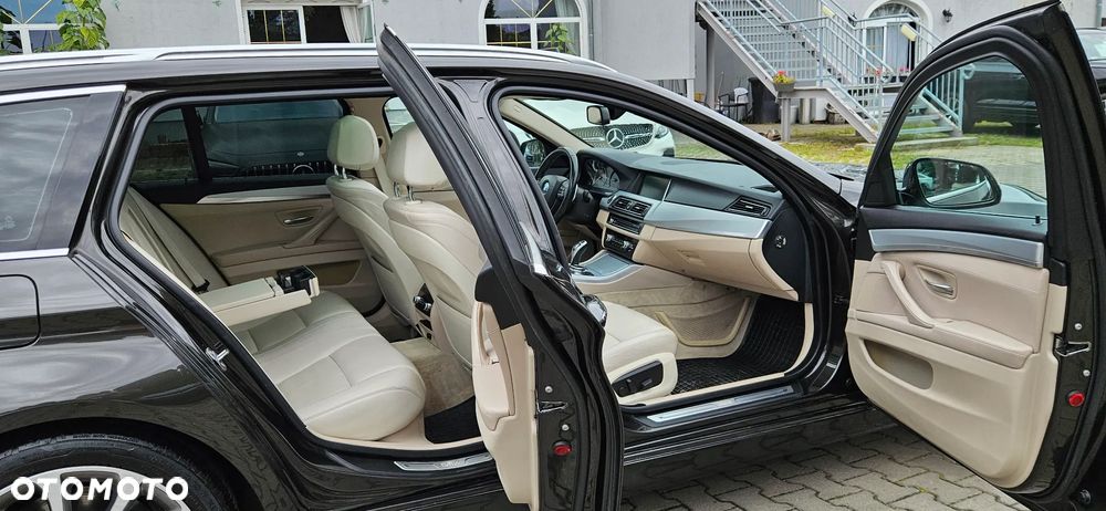 BMW Seria 5 530d Touring Modern Line - 19
