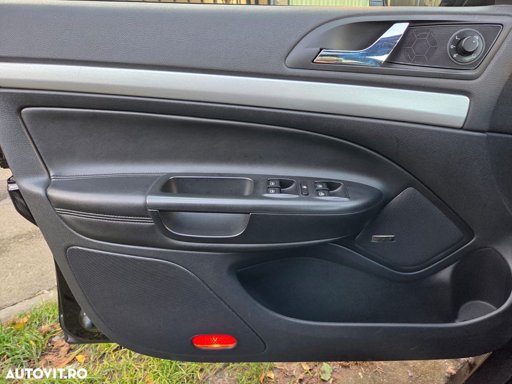 Skoda Octavia Combi 2.0 TDI DPF RS - 12