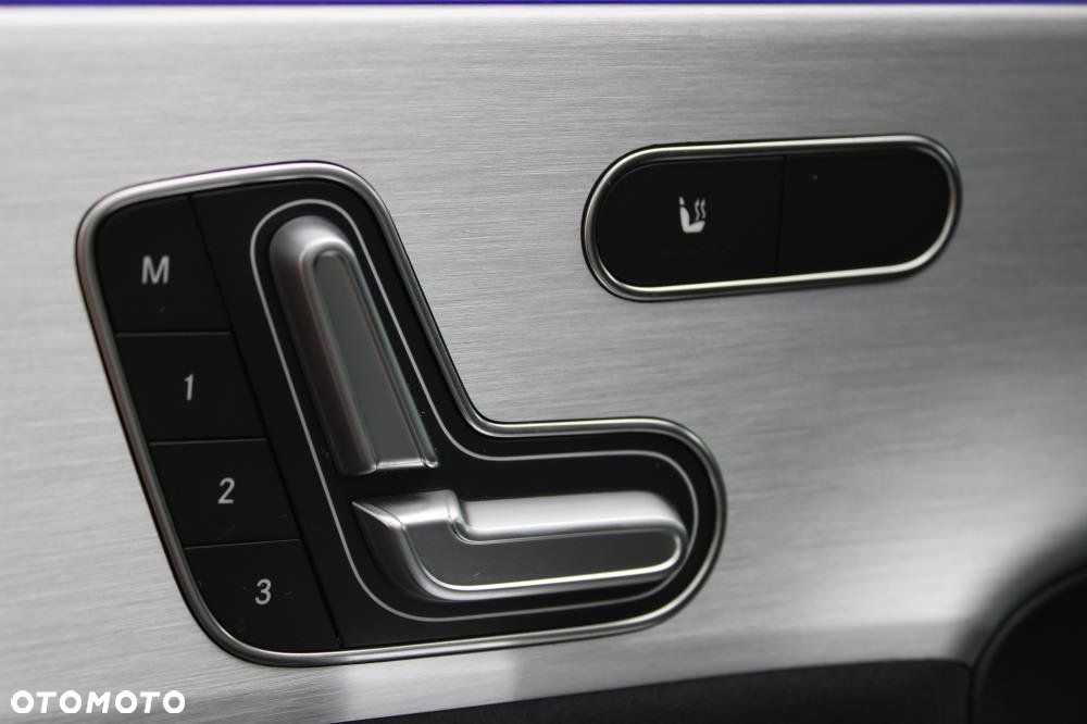 Mercedes-Benz CLA - 13