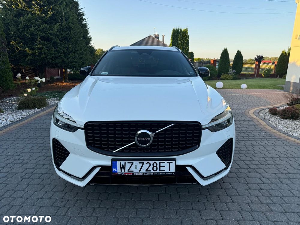 Volvo XC 60 T8 Plug-In Hybrid AWD R-Design - 4