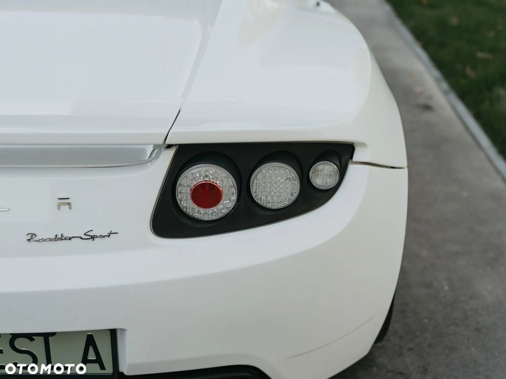 Tesla Roadster - 16