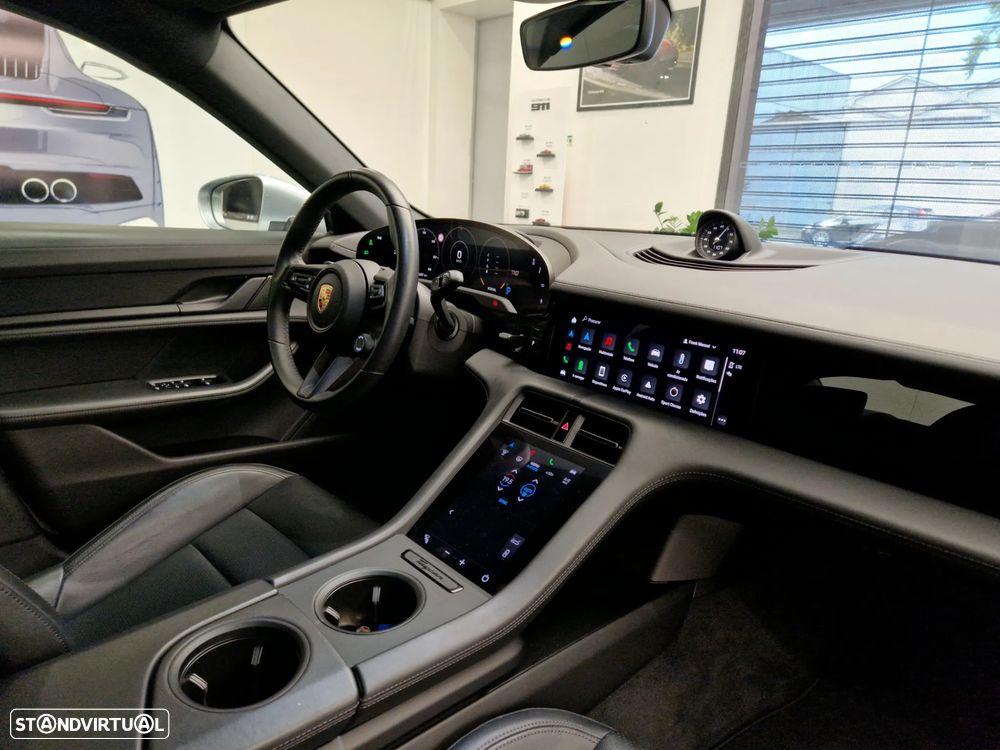 Porsche Taycan Standard - 24