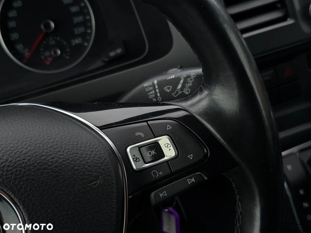 Volkswagen Multivan - 36