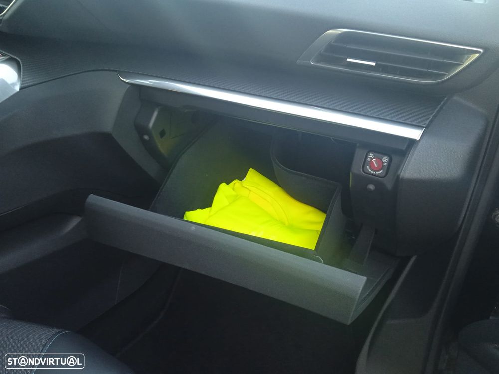 Peugeot 3008 1.6 Hybrid Allure Pack e-EAT8 - 30