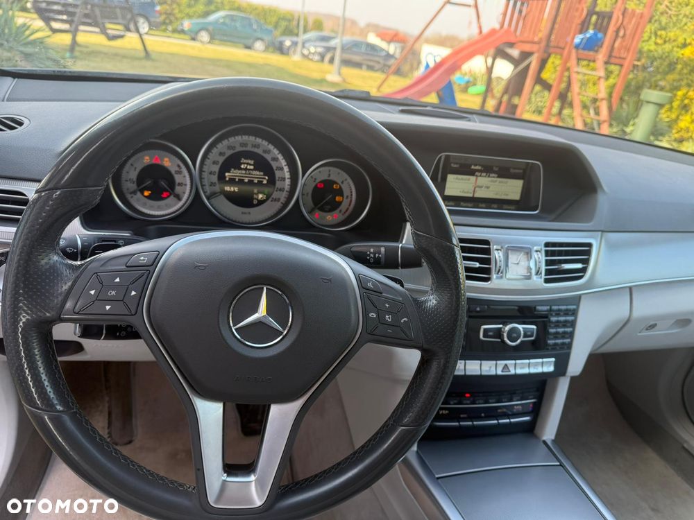 Mercedes-Benz Klasa E 300 BlueTEC 7G-TRONIC - 25
