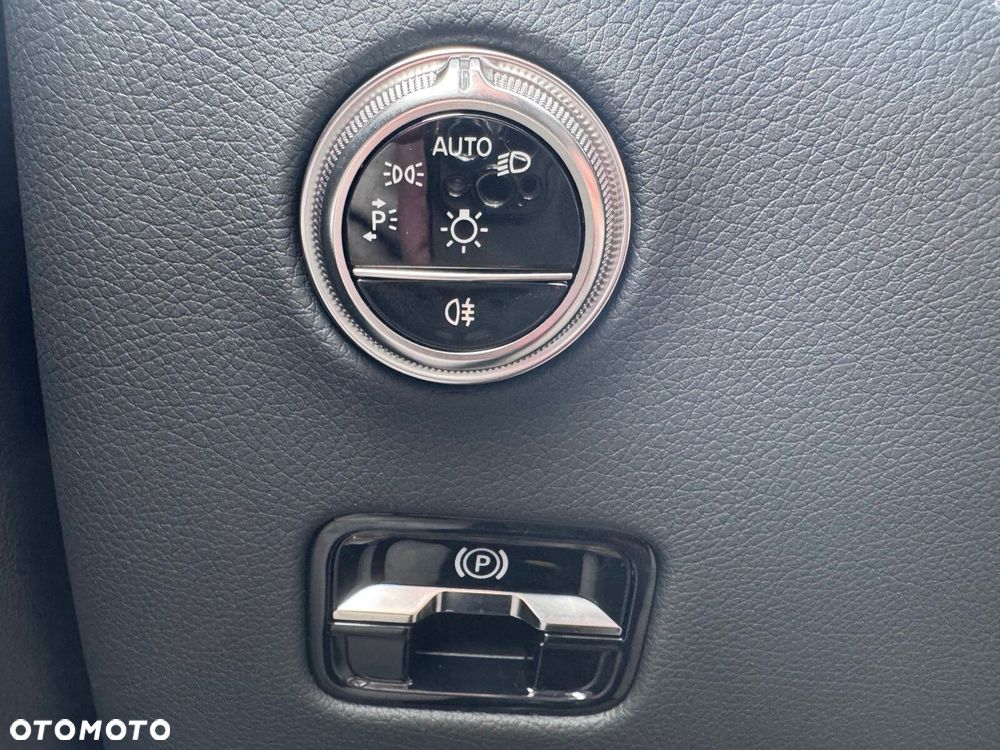 Mercedes-Benz GLC - 24