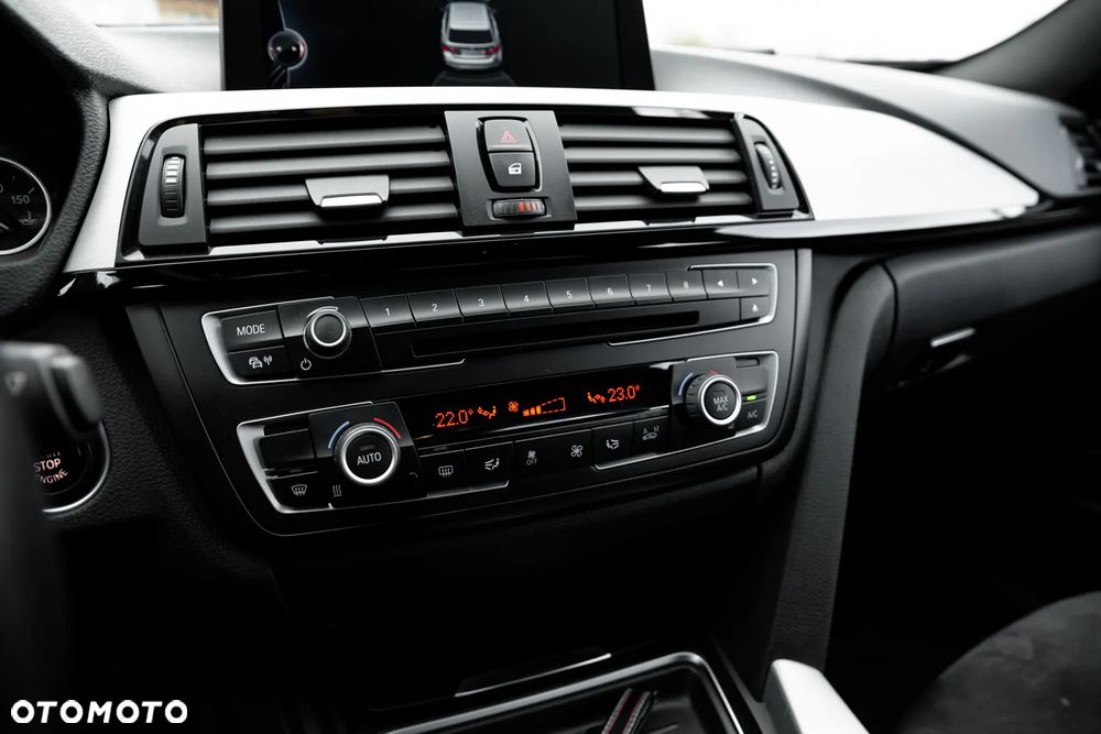 BMW Seria 3 320d Sport-Aut Blue Performance - 30