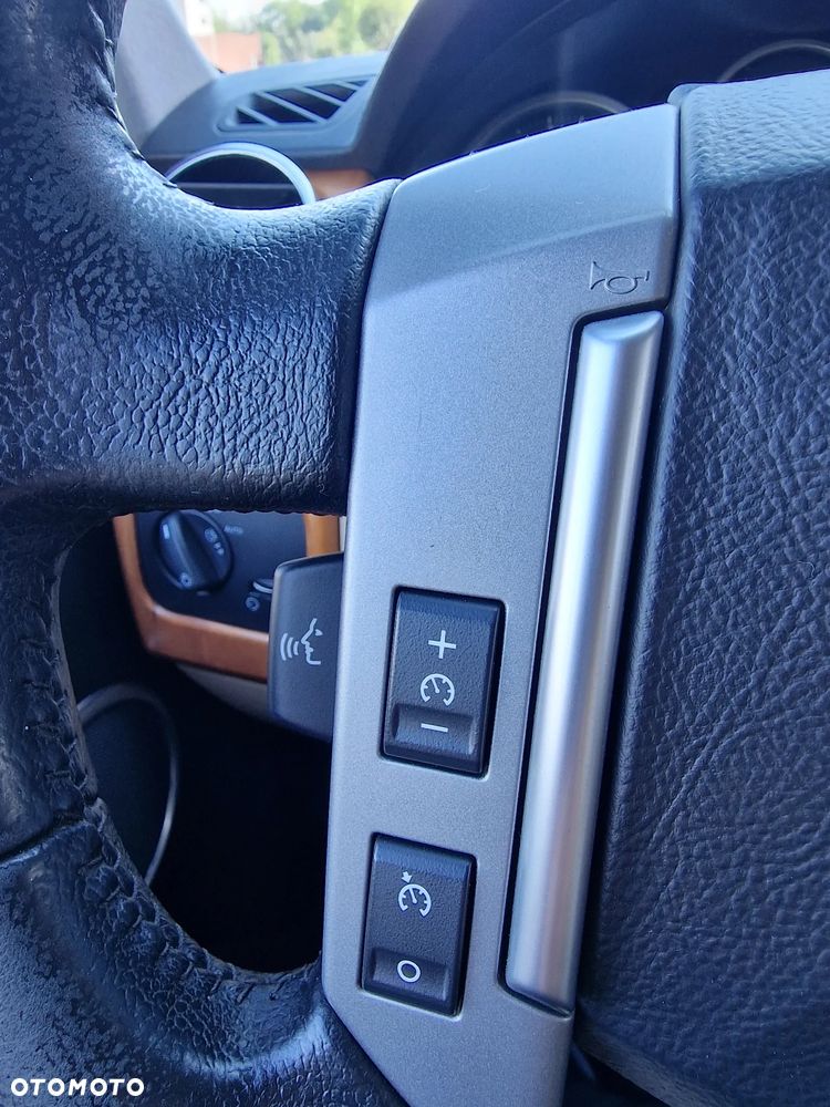 Land Rover Discovery 2.7D V6 HSE - 37
