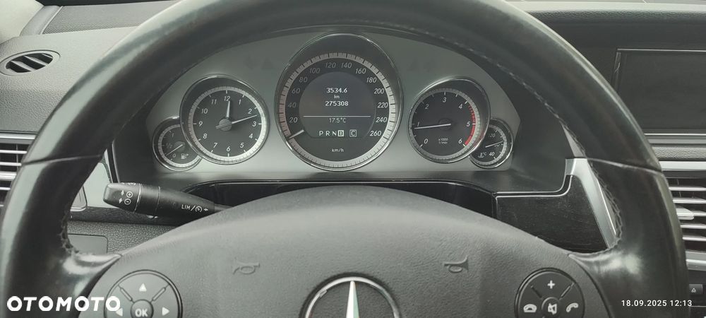 Mercedes-Benz Klasa E 220 CDI DPF BlueEFFICIENCY Automatik Avantgarde - 26