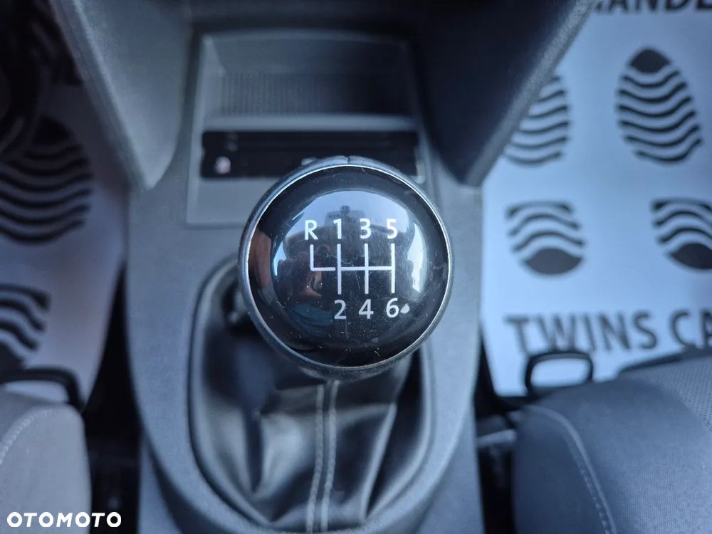 Volkswagen Touran 1.6 TDI DPF Life - 27