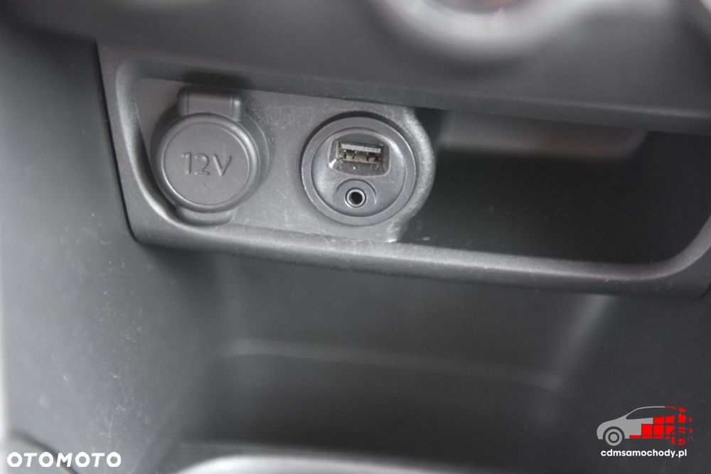 Peugeot 208 - 32