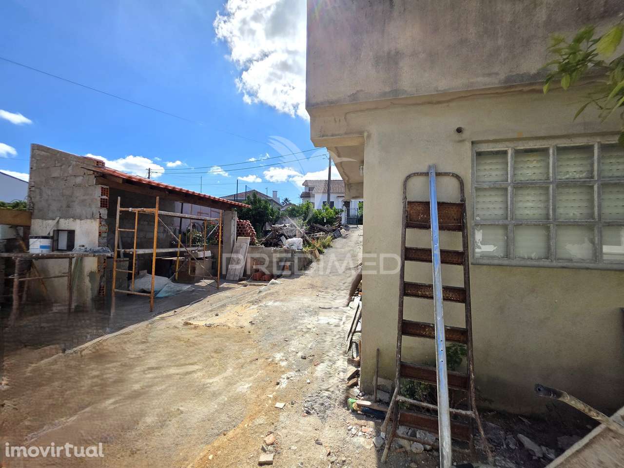 Moradia T3, em fase de Remodelação – Meia Via, Torres Novas - Grande imagem: 5/28