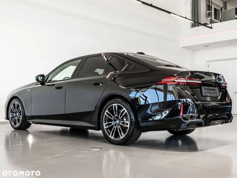 BMW Seria 5 520i mHEV - 2